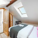 Spacious Near National Theatre Apartamento *