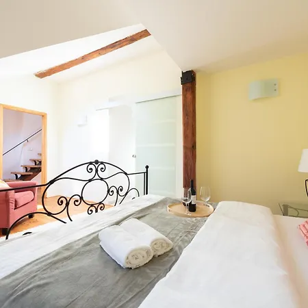 Spacious 3br I 8 Guests I New Town Appartement *