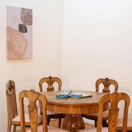 Spacious 3br I 8 Guests I New Town * براغ