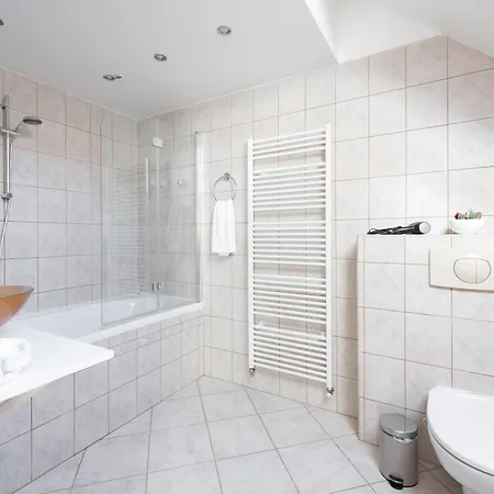 Spacious 3br I 8 Guests I New Town *