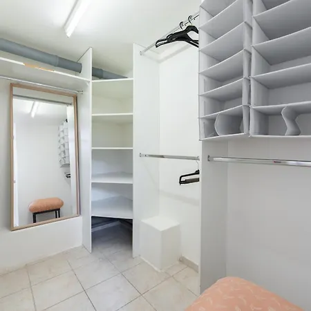 Spacious 3br I 8 Guests I New Town براغ